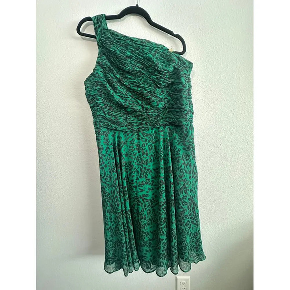 Halston Heritage One Shoulder Asymmetrical Ruched Emerald Cheetah Print Dress - Picture 2 of 14